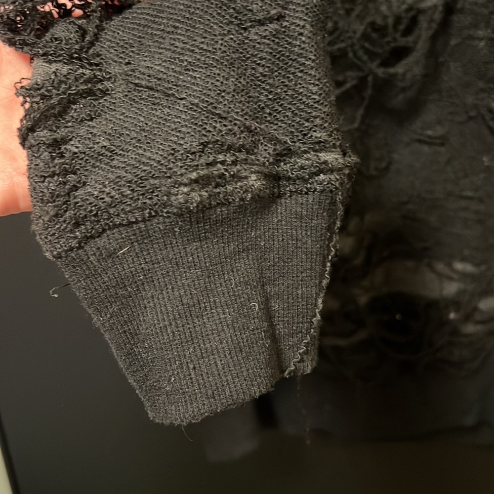 Distressed sweatshirt - Picture 3 of 6